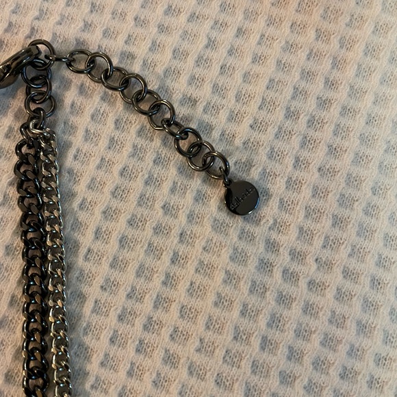 Stella and Dot Bib Necklace. - Picture 3 of 3